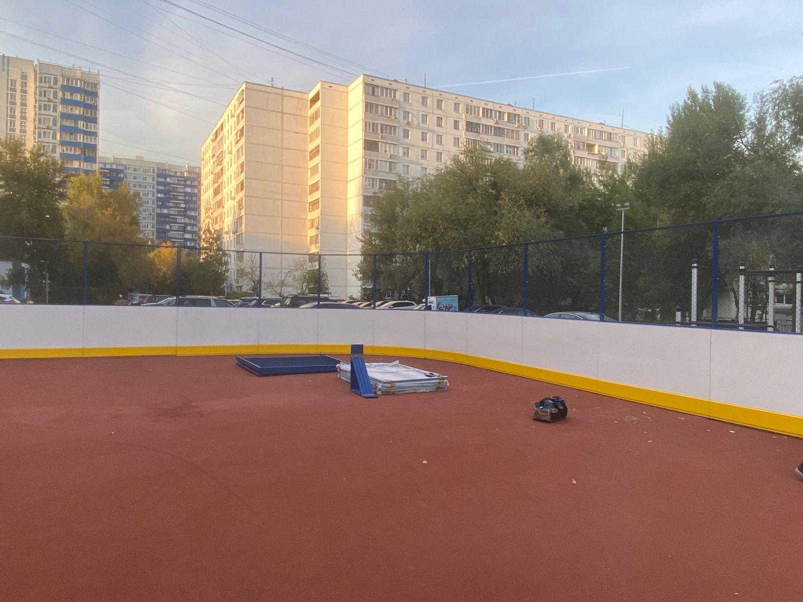 Введен в эксплуатацию хоккейный корт 40х20сетка по периметру г.Москва