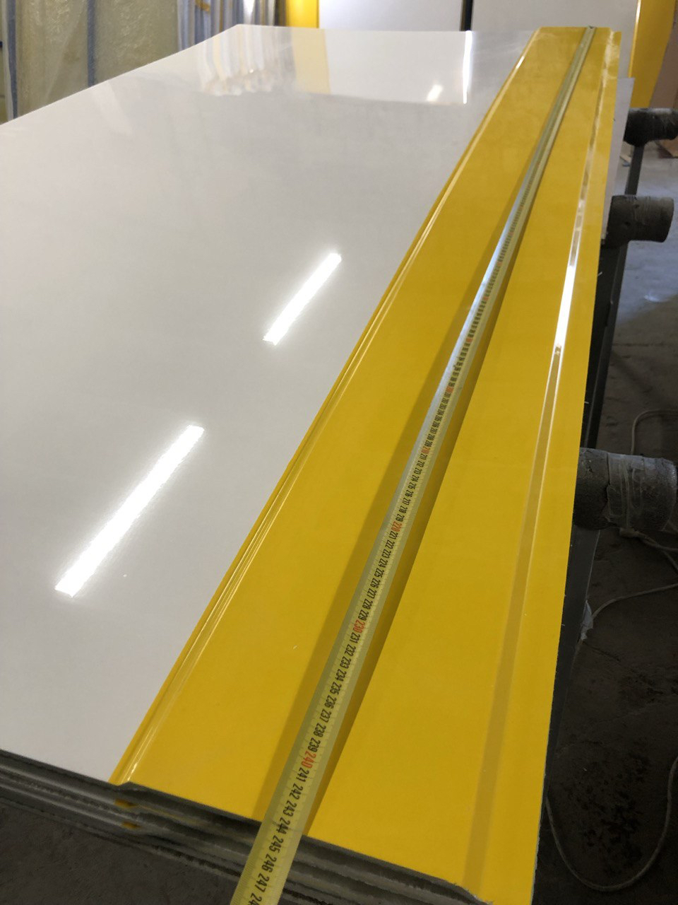 Принимаем заказы на моностеклопластиковый лист 2440мм, стеклопластиковый лист 2440мм, желтый отбойник 2440мм